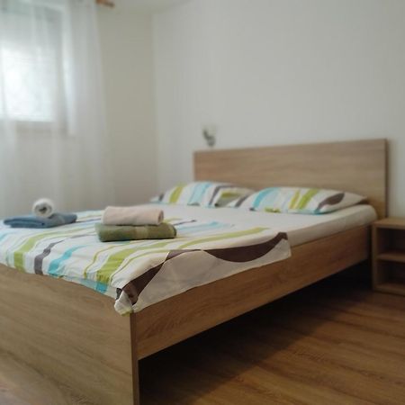 Apartman Tri Palme Gabonjin Kültér fotó
