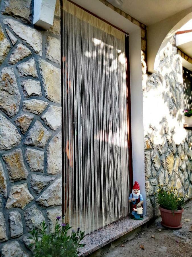 Apartman Tri Palme Gabonjin Kültér fotó